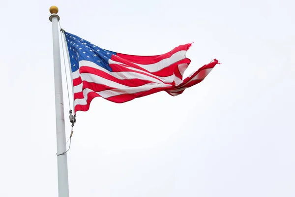 Flag Symbol Patriotism Freedom Waves Proudly Blue Sky Embodying Spirit — Stock Photo, Image
