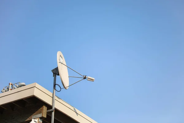 Antenne Paraboliche Radio Cima Alle Case Rappresentano Potere Trasformativo Della — Foto Stock