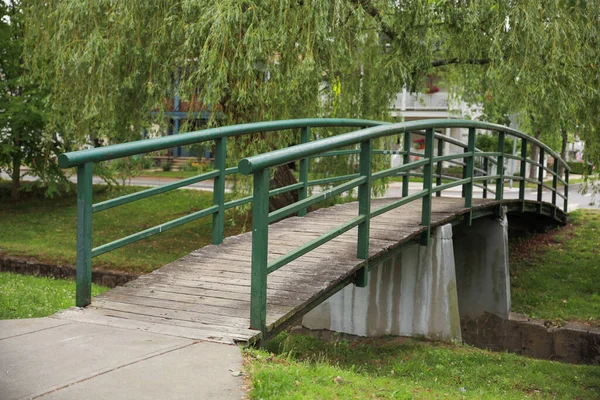 Most Nad Małym Stawem Parku Mieście Stanu — Zdjęcie stockowe