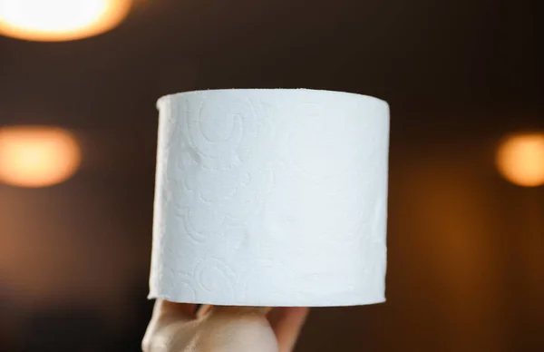 Weißes Toilettenpapier Auf Holzgrund — Stockfoto