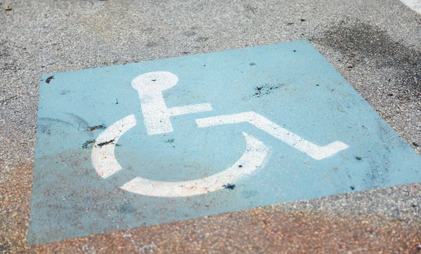 Letrero Para Discapacitados Calle —  Fotos de Stock