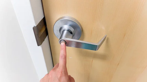 Hand Opening Door Key — Stock Photo, Image