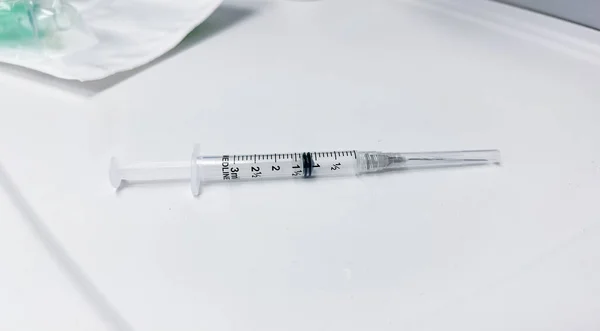Spritze Und Ampulle Mit Nadel Zur Injektion Foto Hoher Qualität — Stockfoto