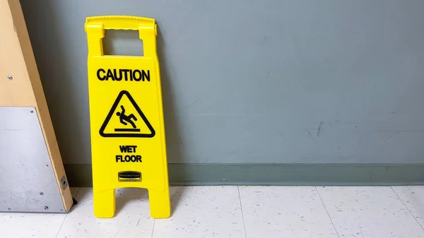 Yellow Floor Warning Sign — Stock Photo, Image