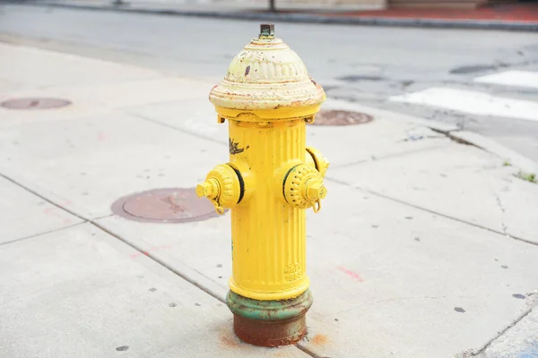 Sárga Tűzcsap New York Egyik Utcáján Usa — Stock Fotó