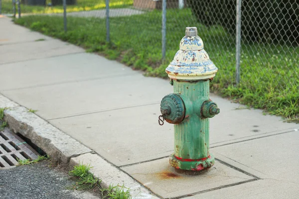 Viejo Hidrante Oxidado Ciudad — Foto de Stock