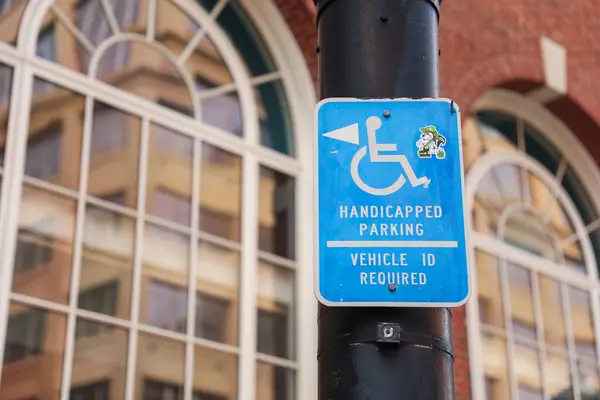 Знак Інвалідної Парковки Чикаго Штат Іллінойс — стокове фото
