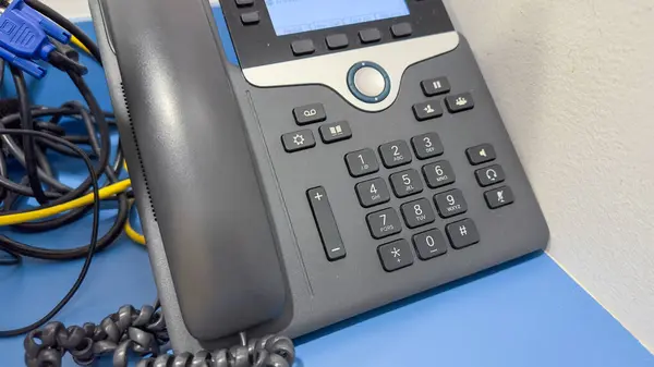 Nahaufnahme Eines Telefons Einem Modernen Büroraum — Stockfoto