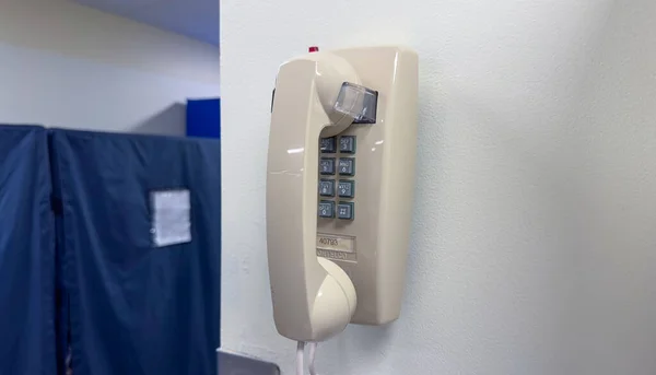 Hastanedeki Acil Durum Telefonu — Stok fotoğraf