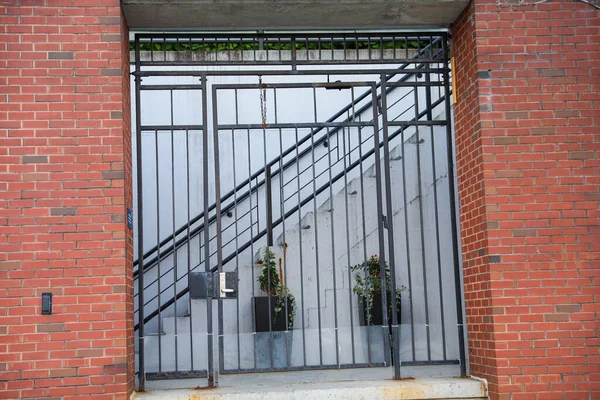 Iron Door Stairs Brick Walls Windows Street — Stock Photo, Image