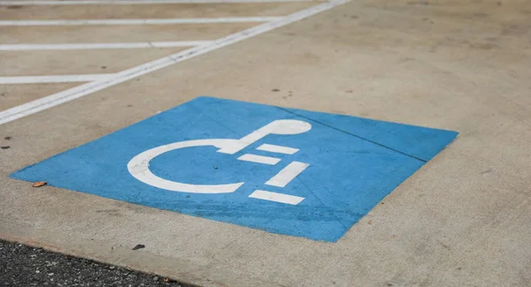 Señal Estacionamiento Para Discapacitados Estacionamiento —  Fotos de Stock