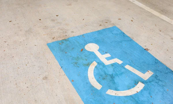 Señal Estacionamiento Para Discapacitados —  Fotos de Stock