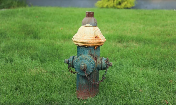 旧生锈的水泵 — 图库照片