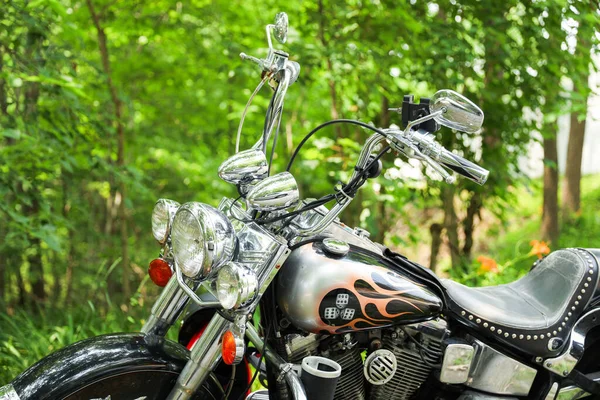 Motocykl Stoi Ziemi — Zdjęcie stockowe