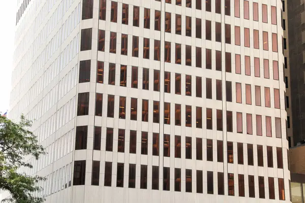 Современное Здание Окнами — стоковое фото