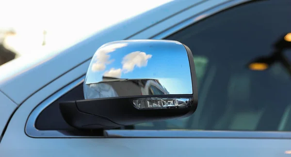 Автомобильное Зеркало Машине — стоковое фото