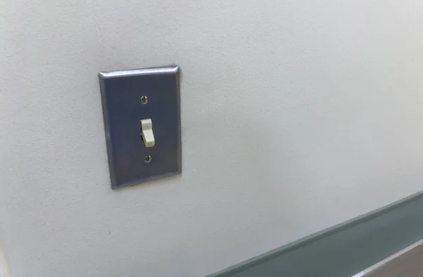 Interruptor Branco Com Parede Branca Apartamento Moderno — Fotografia de Stock