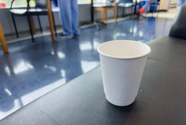Кофейная Чашка Столе Кафе — стоковое фото