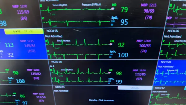 monitor screen, monitor screen with cardiologist