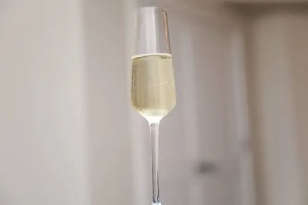 Champagne Bicchiere Con Vino Bianco — Foto Stock