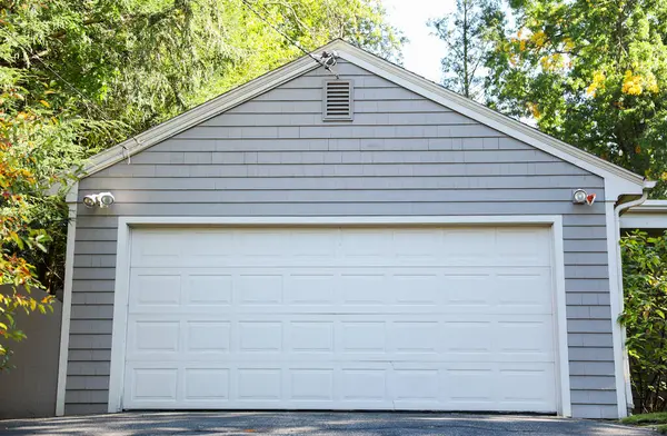 Witte Garage Huis Met Garage — Stockfoto