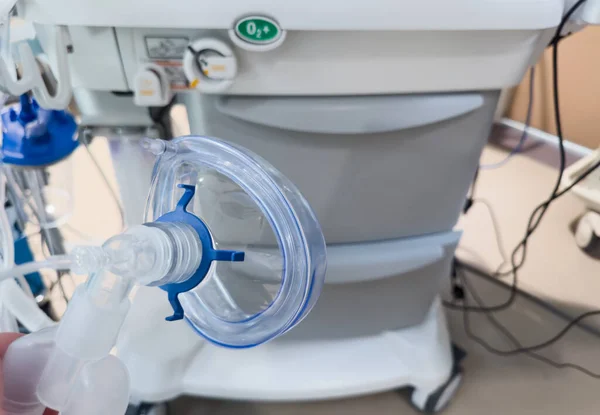 oxygen mask and equipment for treatment in hospital room