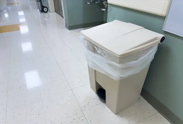 empty trash bin at the trash bin
