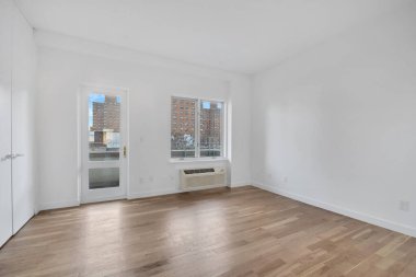 Penceresinde şehir manzarası olan boş bir oda. İç dizayn. 3d oluşturma 