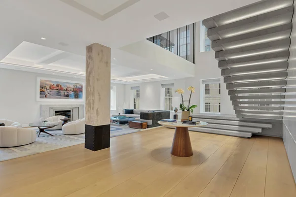 带有楼梯的现代豪华客厅内部 3D渲染设计 — 图库照片