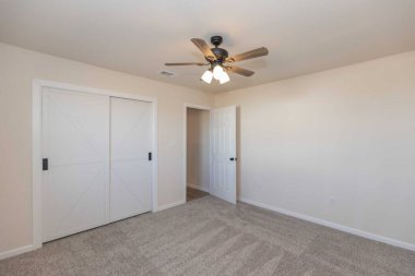 Boş oda iç tasarımı. 3d oluşturma 