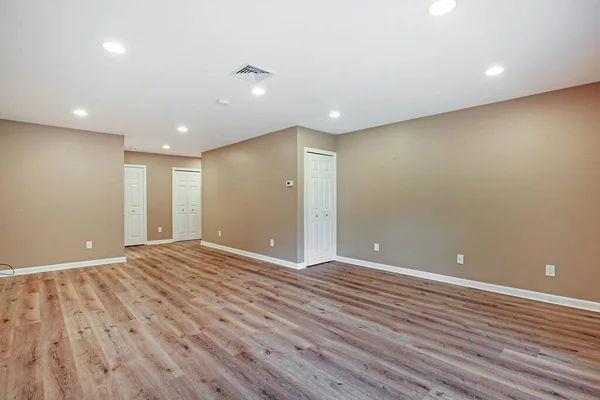 Ruangan Kosong Dengan Lantai Laminasi Desain Interior Rendering — Stok Foto