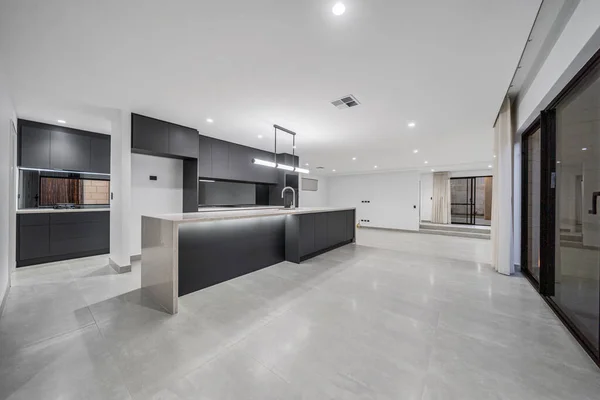 Interior Apartamento Moderno Con Cocina Electrodomésticos — Foto de Stock