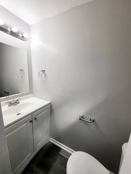 Beyaz Küvetli Bir Banyo Boyutlu Tasarım — Stok fotoğraf