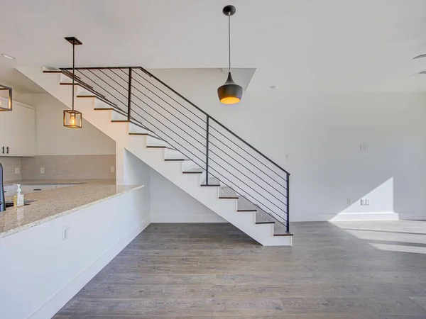 现代家庭厨房和楼梯的内部 3D渲染 — 图库照片