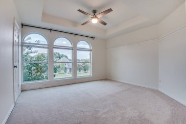 Yeni boş odanın içi. 3d oluşturma