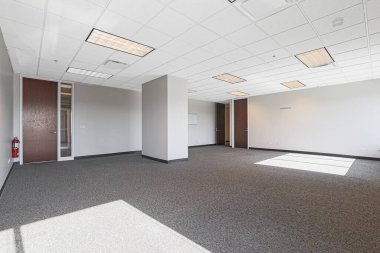 Modern bir ofis binası.