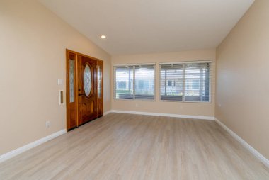 Yeni boş oda içi. 3d oluşturma