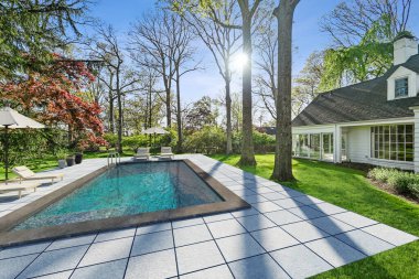 Bahçe ve havuzlu güzel lüks villa, 3 boyutlu tasarım.