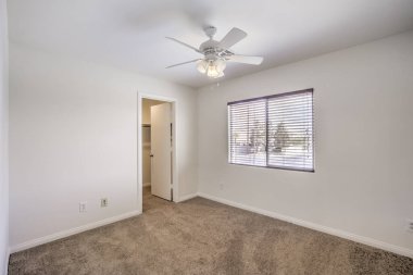 Boş modern dairenin iç görünümü