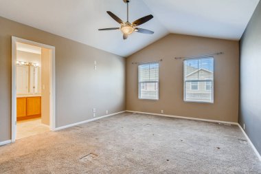 Boş yatak odası olan modern bir iç mekan. 3d oluşturma