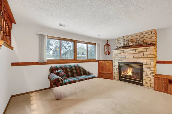 Beautiful Modern Interior Fireplace — Stock Photo, Image