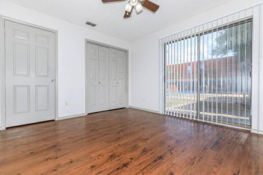 Boş oturma odası iç tasarımı. 3d oluşturma 