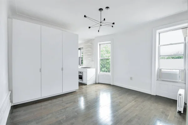 Leeg Appartement Met Witte Muren Witte Meubels — Stockfoto