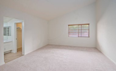 Beyaz duvarları olan boş bir oda. 3d oluşturma