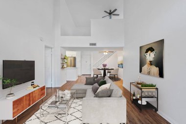 Modern lüks bir apartmanın içinde.