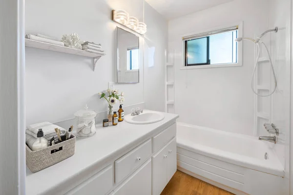 Interior Moderno Cuarto Baño Con Espejo Ventana Renderizado —  Fotos de Stock