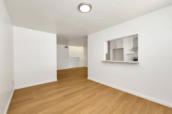 Apartamento Vazio Com Paredes Brancas Piso Madeira Renderização — Fotografia de Stock