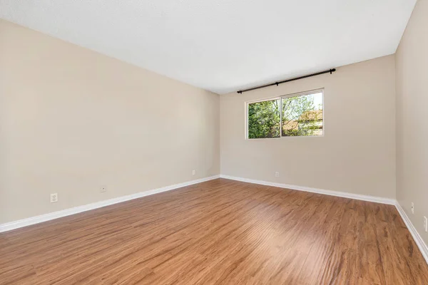 木製の床と寄木細工のある空の部屋 誰も3Dレンダリングは — ストック写真