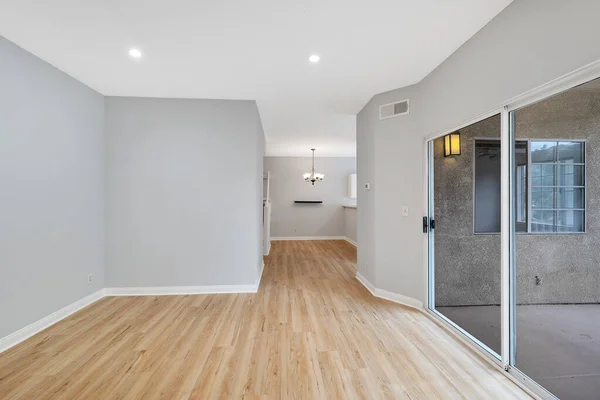 Habitación Vacía Interior Con Paredes Blancas Suelo Madera Renderizado —  Fotos de Stock