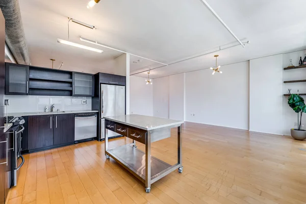 Quarto Vazio Interior Cozinha Com Paredes Brancas Piso Madeira Renderização — Fotografia de Stock